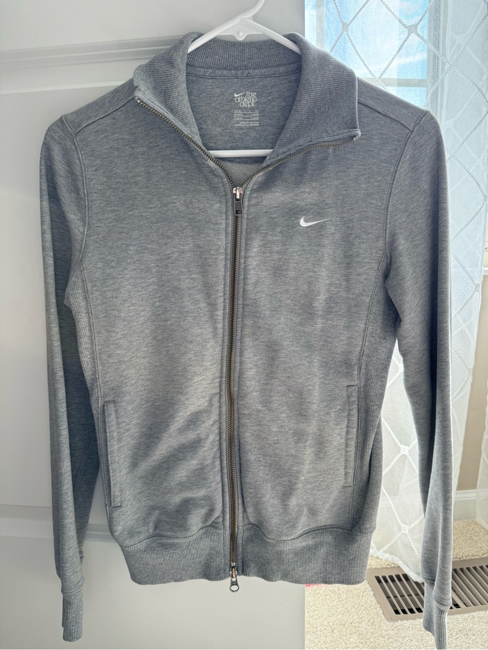 Nike women’s zip up